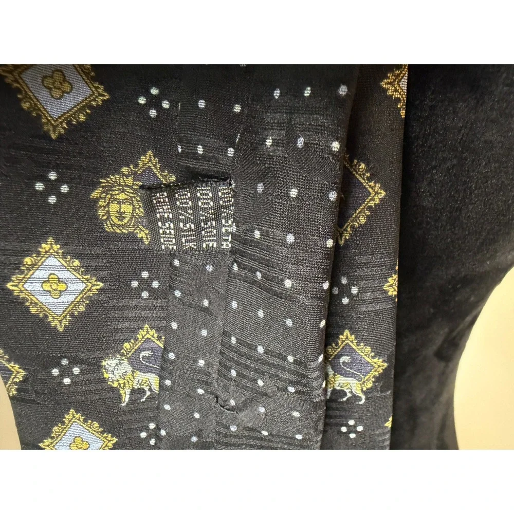Gianni Versace Mens Vintage Silk Tie Medusa Head Lion Medallion Black Italy
